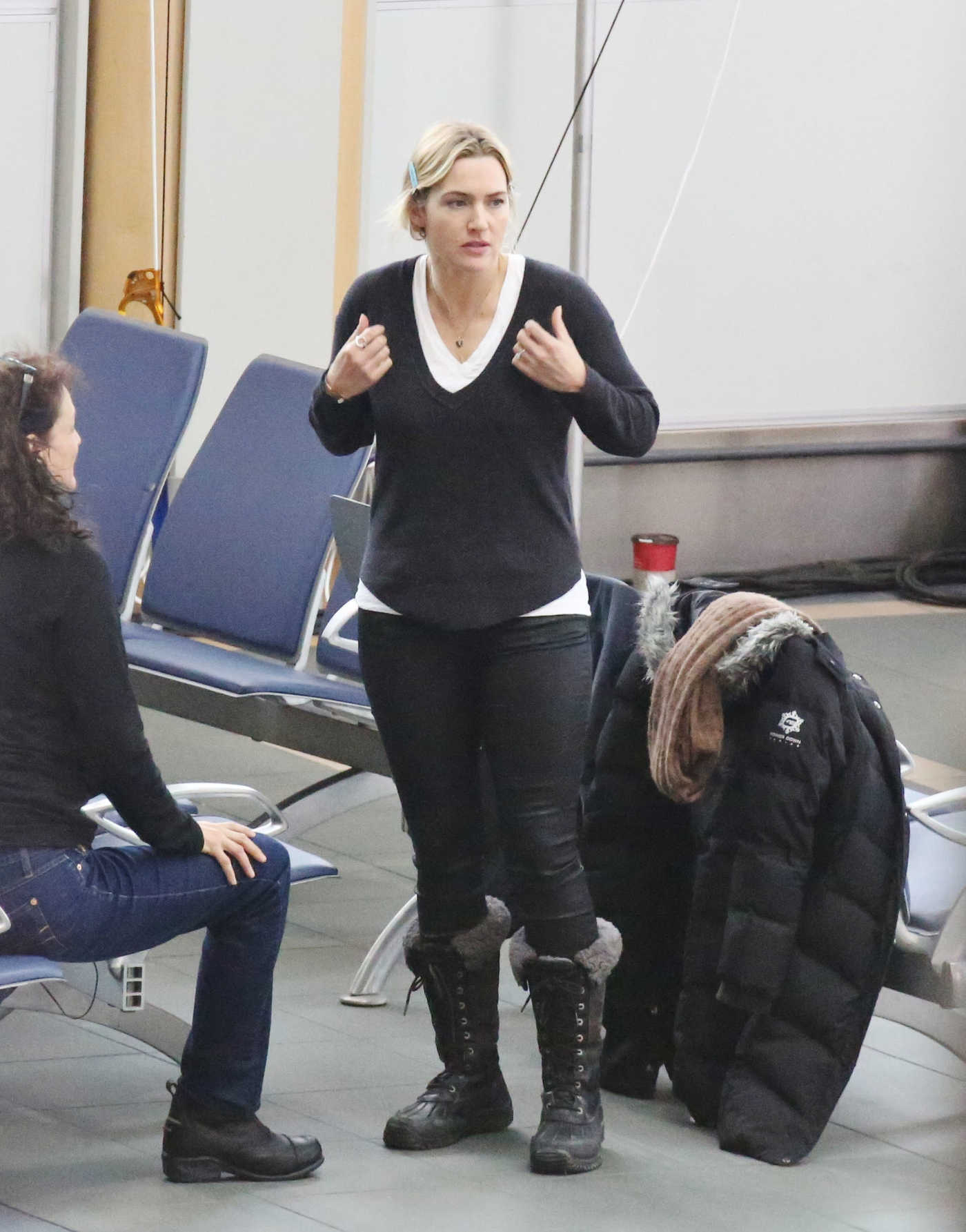 Kate Winslet on the Set of The Mountain Between Us in Vancouver 12/05/2016