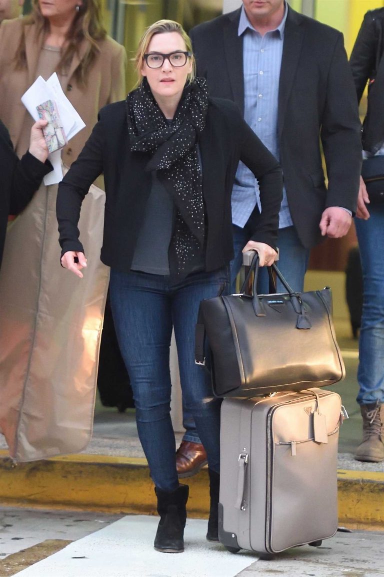 Kate Winslet Was Spotted at JFK Airport in New York 04/25/2018-1