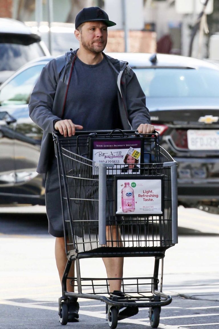 Ryan Phillippe in a Black Cap