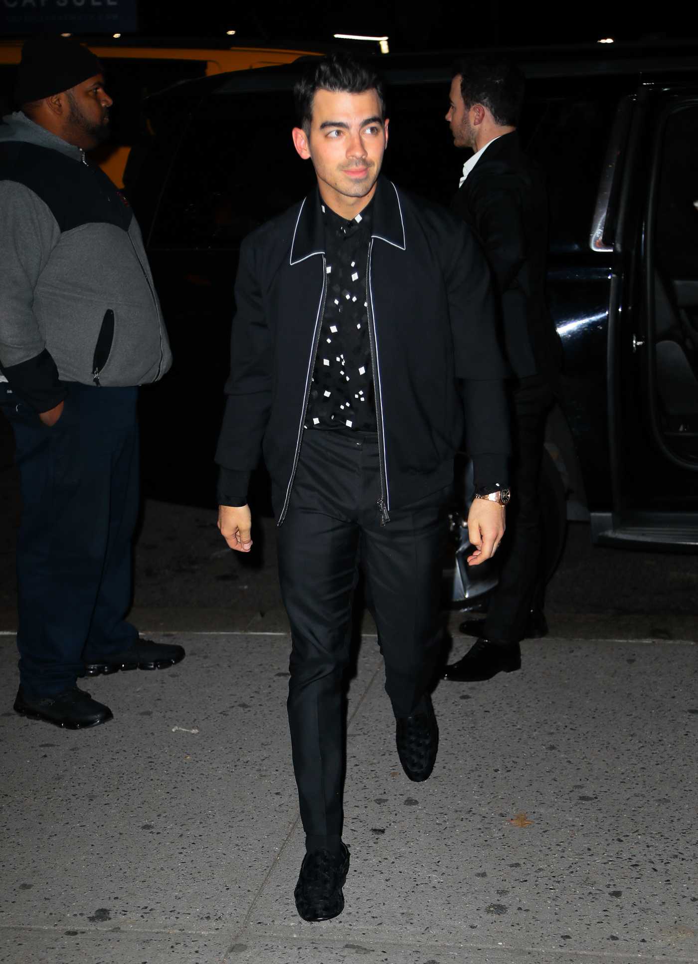 Joe Jonas in a Black Jacket Was Seen Out in New York 11/21/2019