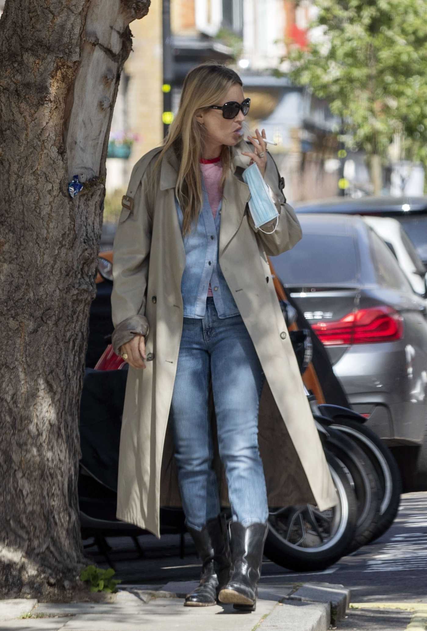 Kate Moss in a Beige Trench Coat Was Seeen Out with Lila Grace Moss in London 05/25/2020