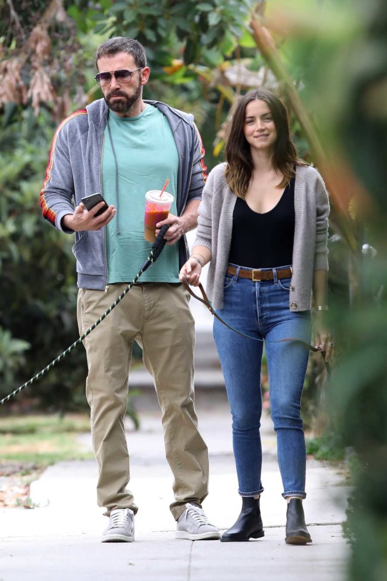 Ben Affleck in a Beige Pants