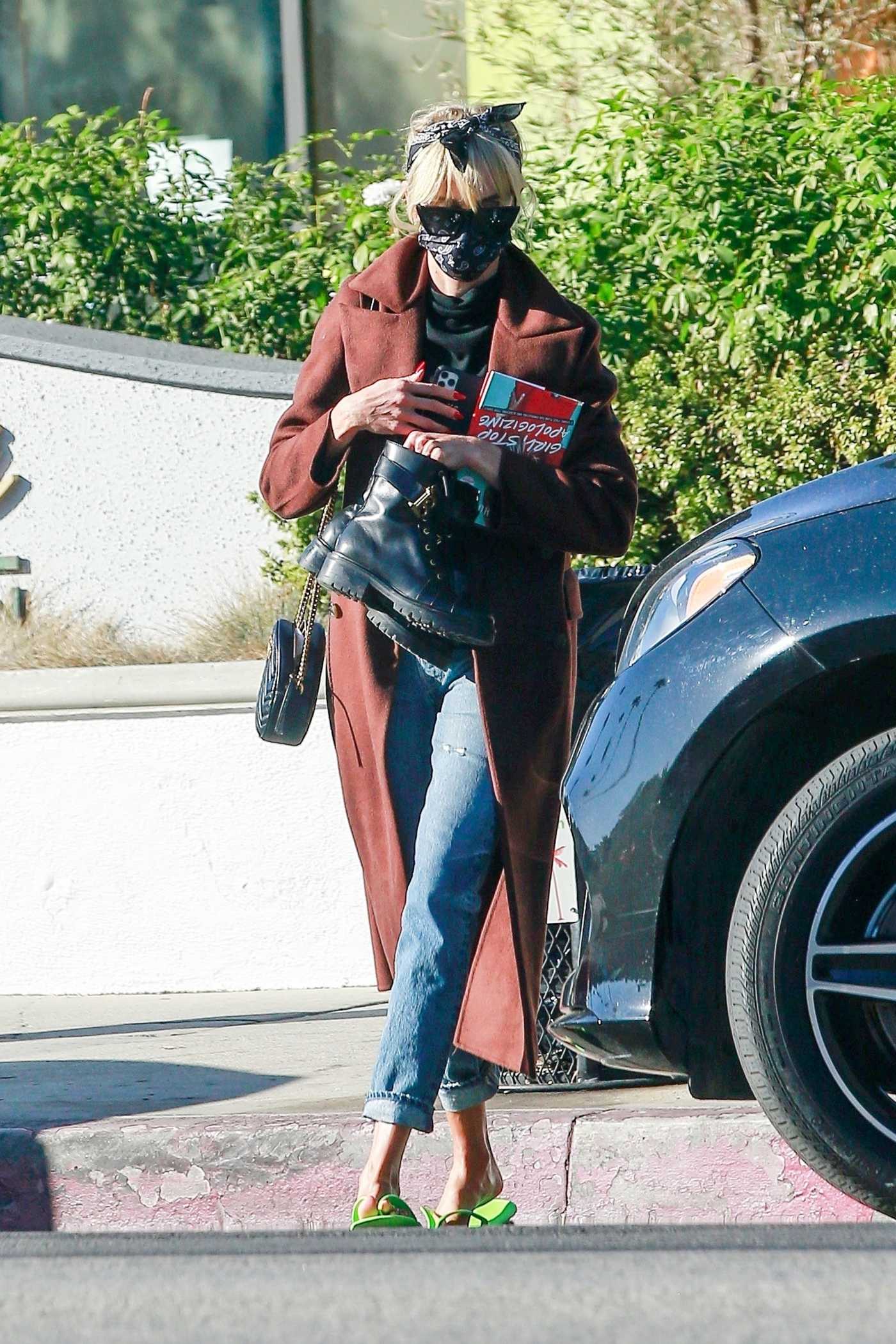 Kimberly Stewart in a Tan Coat Leaves Her Nails Salon in Studio City 11/14/2020