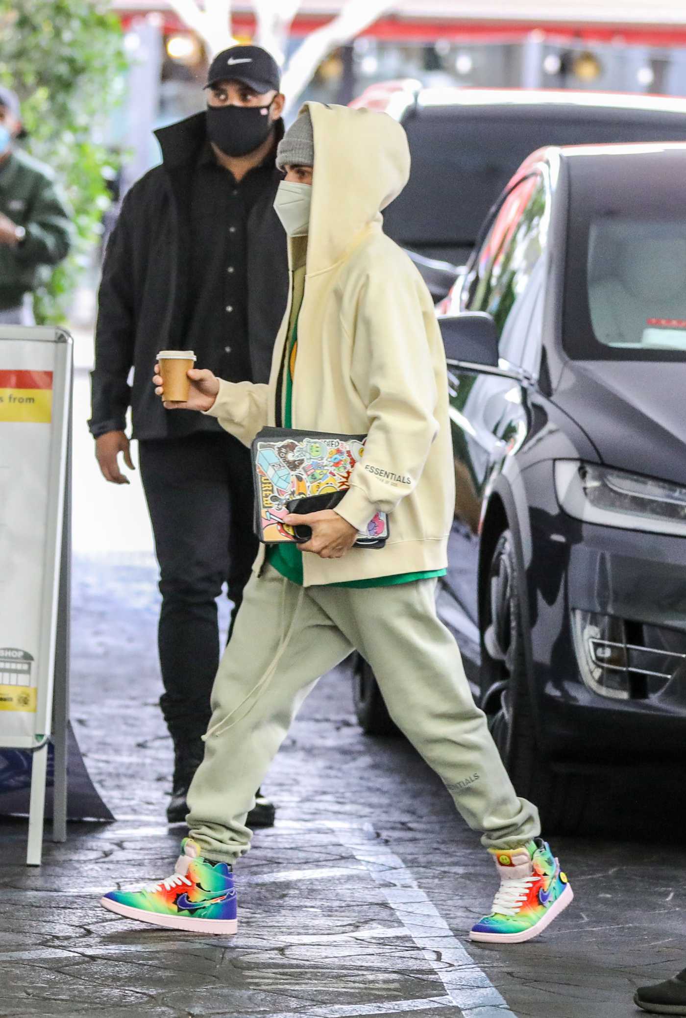 Justin Bieber in a Yellow Hoodie Was Seen Out in West Hollyood 01/27/2021