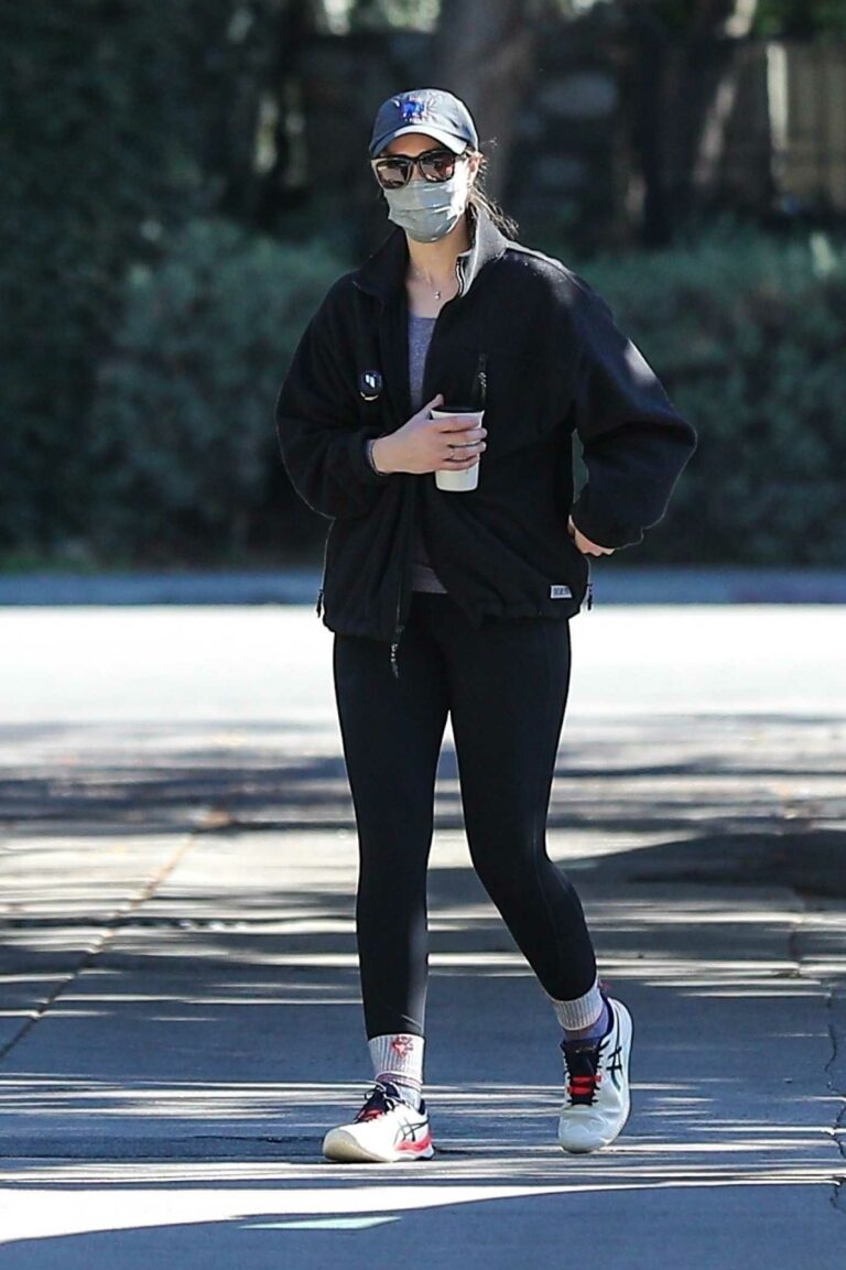 Christina Schwarzenegger in a White Sneakers