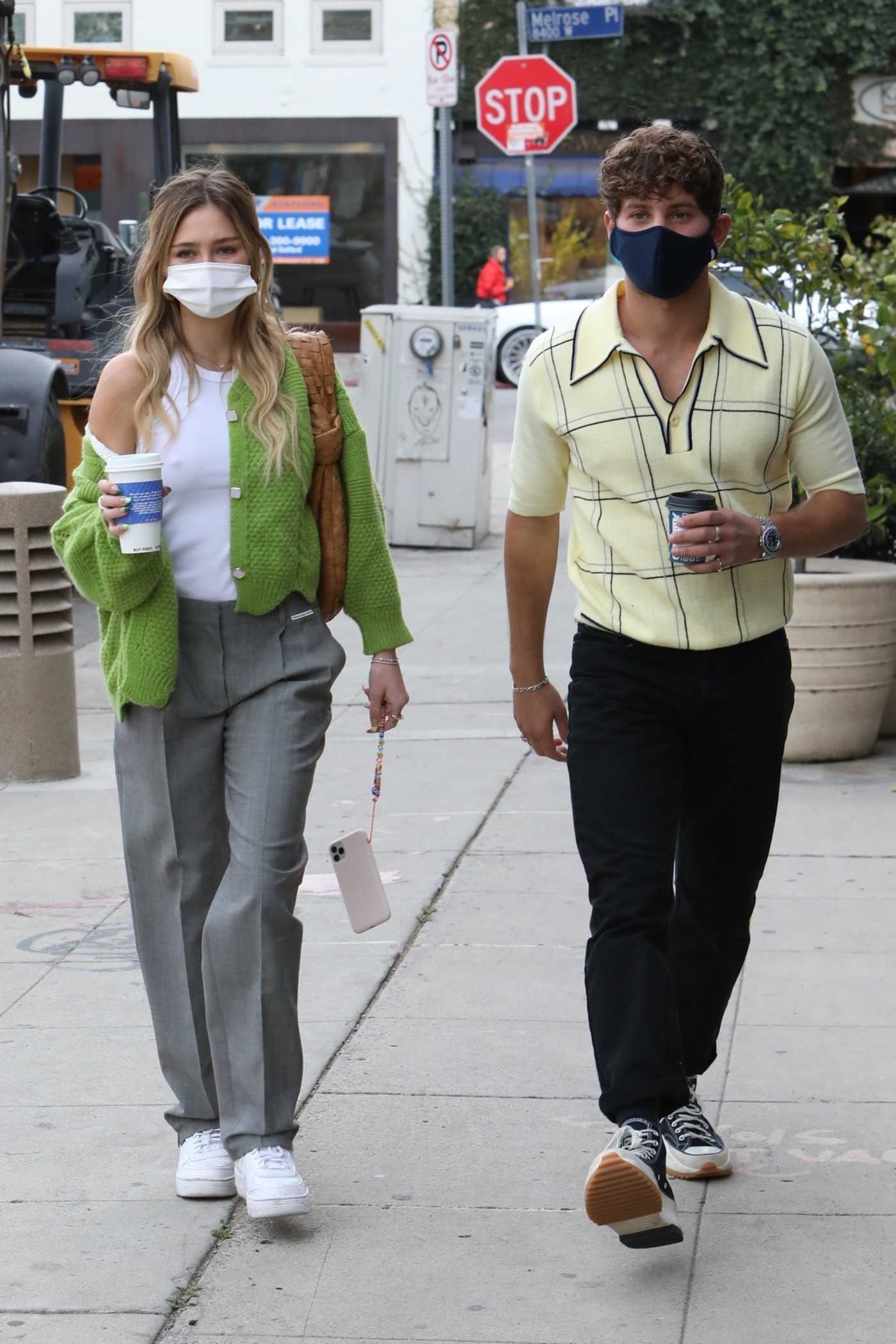 Delilah Belle Hamlin in a White Tank Top Was Spotted on Melrose Place in West Hollywood 02/03/2021