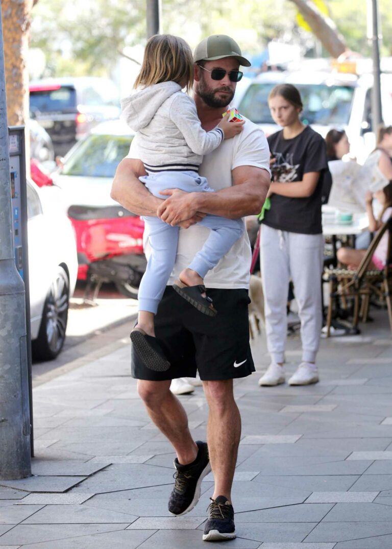 Chris Hemsworth in a White Tee