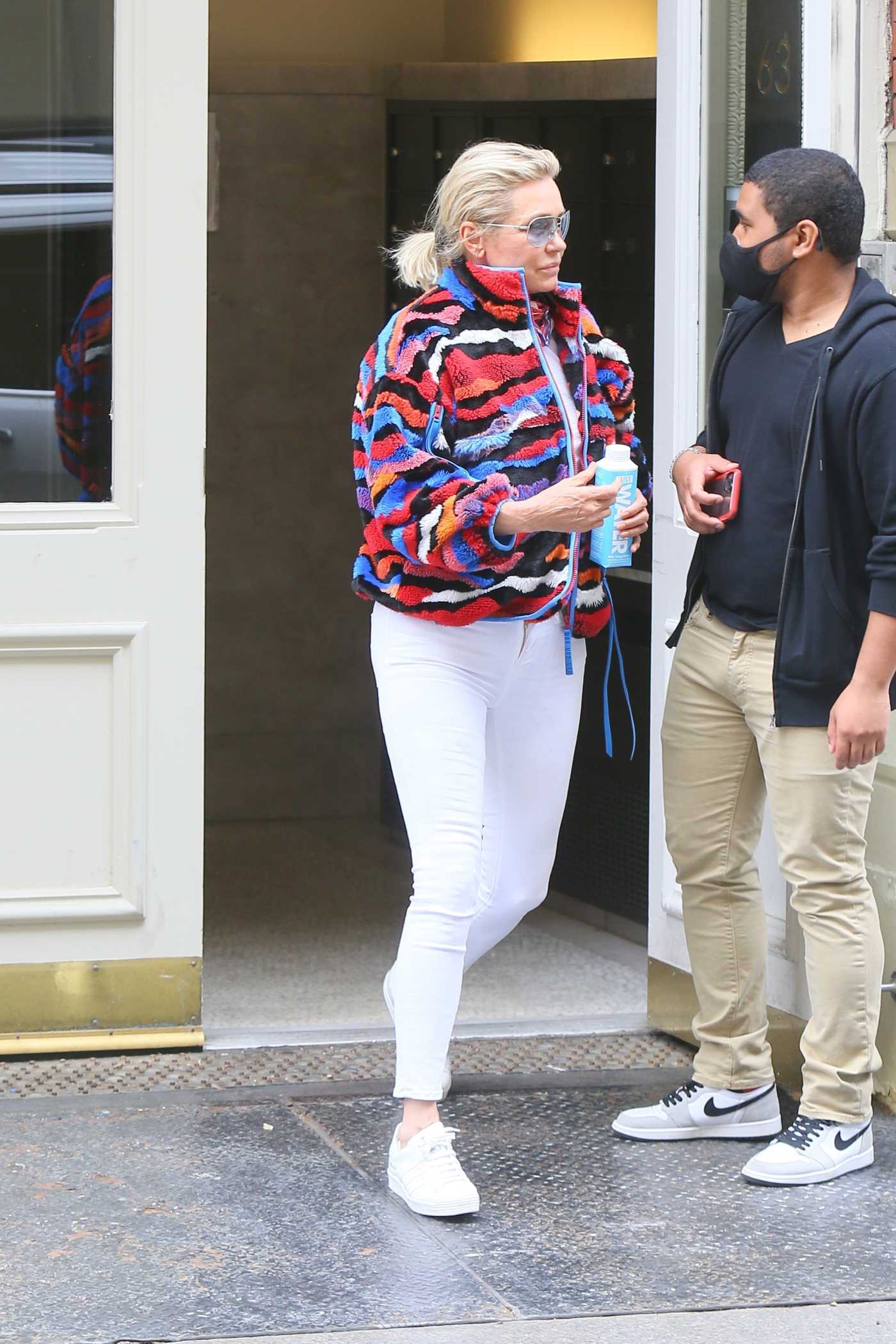 Yolanda Hadid in a White Pants Visits Daughter Bella's Apartment in New York 06/01/2021