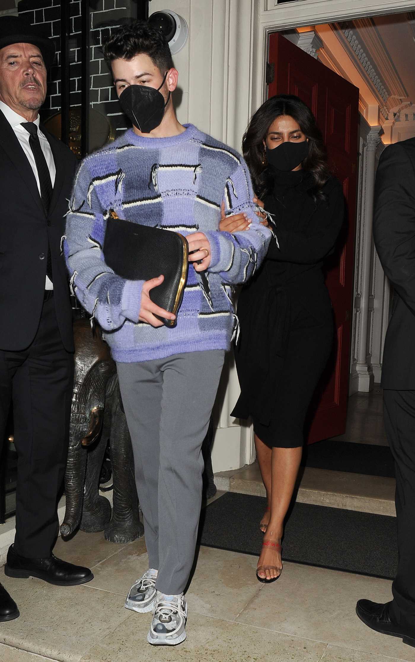Nick Jonas in a Black Protective Mask Was Seen Out with Priyanka Chopra in London 08/06/2021