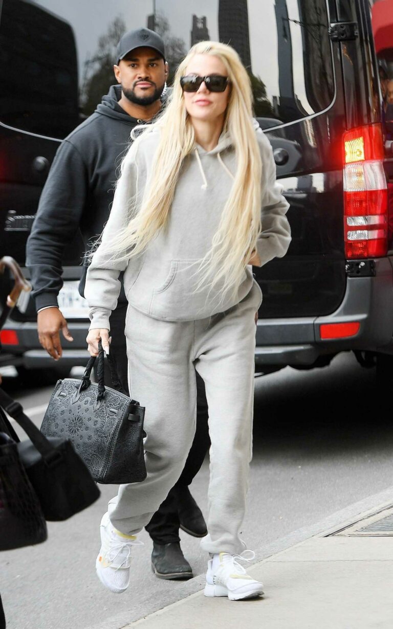 Khloe Kardashian in a Grey Sweatsuit