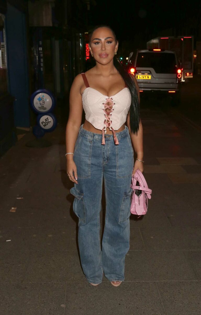 Sophie Kasaei in a Blue Jeans