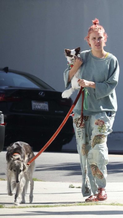 Tallulah Willis in a Blue Sweatshirt