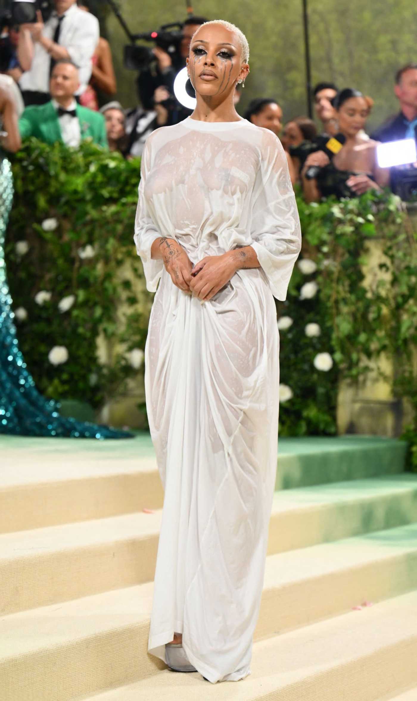 Doja Cat Attends 2024 Met Gala Celebrating Sleeping Beauties: Reawakening Fashion in New York 05/06/2024