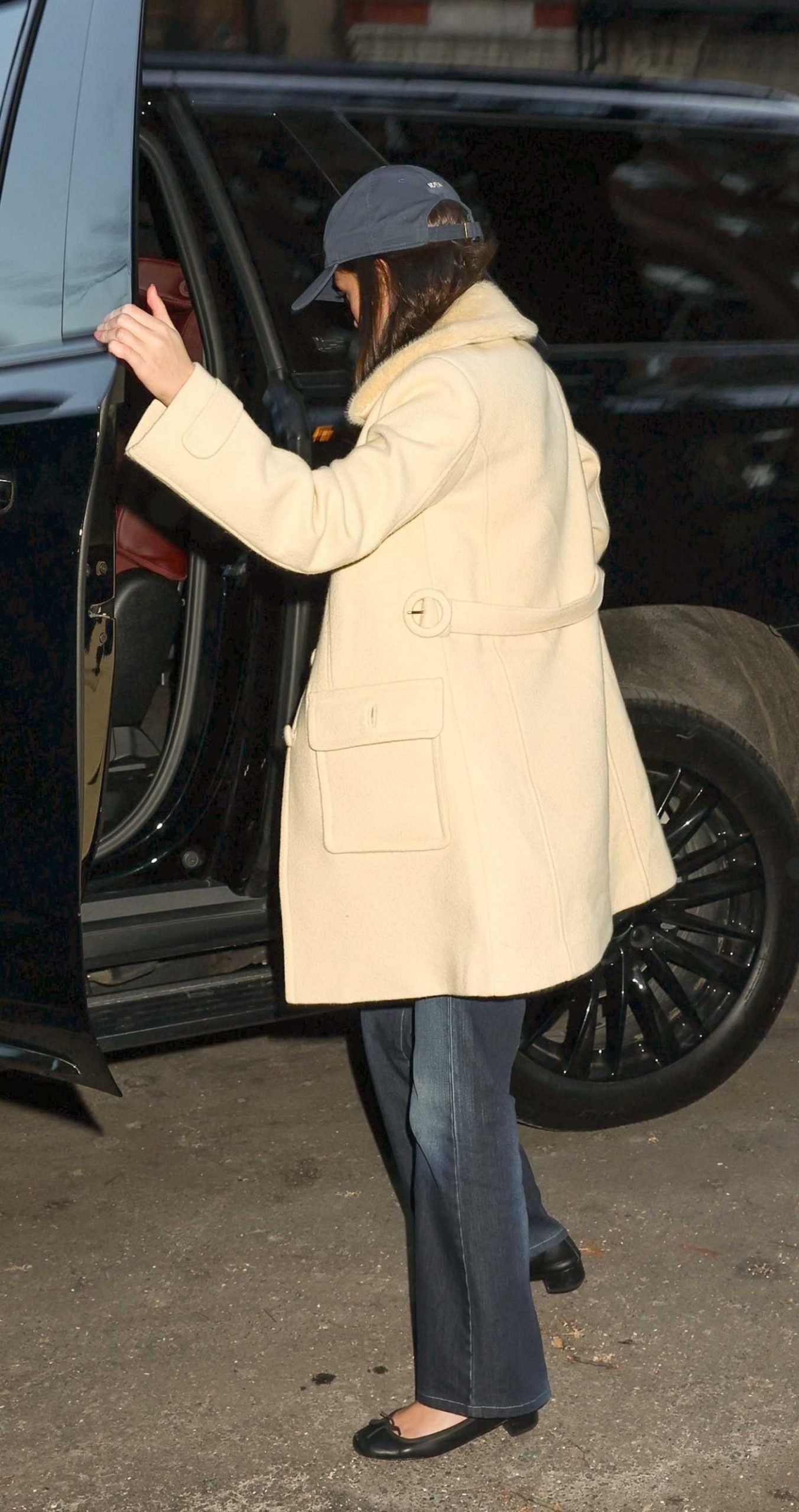 Olivia Rodrigo in a Beige Coat Was Seen Out in New York 03/02/2026