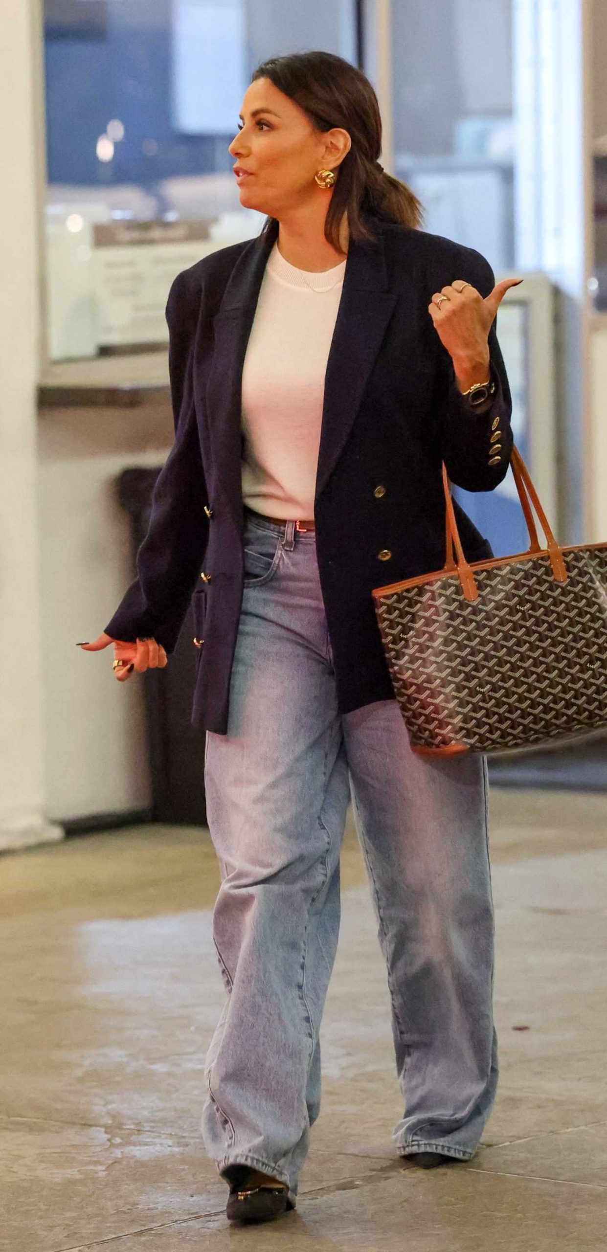 Eva Longoria in a Blue Jeans Out for Dinner with Friends in Beverly Hills 05/05/2026