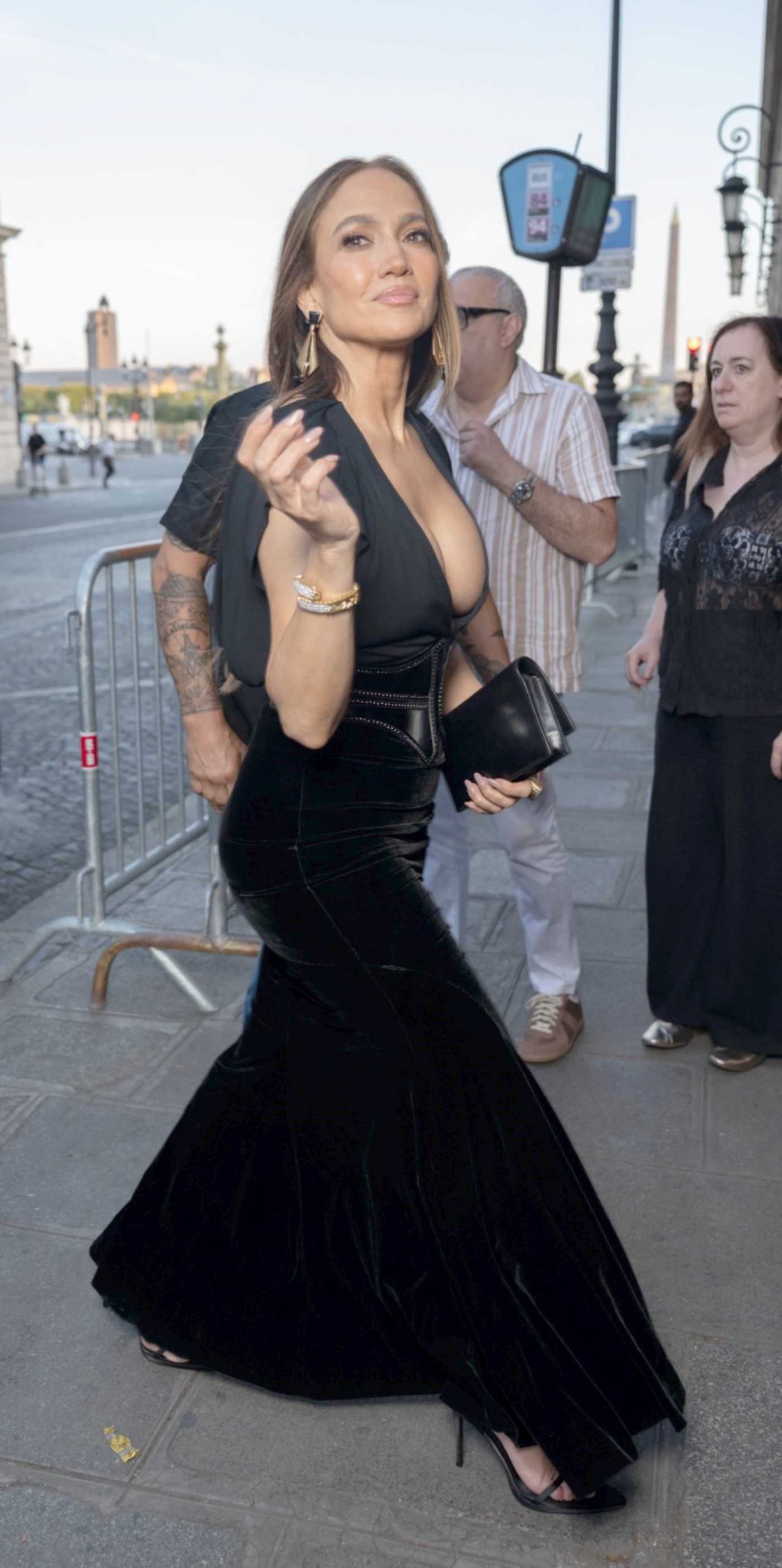 Jennifer Lopez in a Black Dress Hangs Out with Friends at Restaurant in Paris 07/06/2026