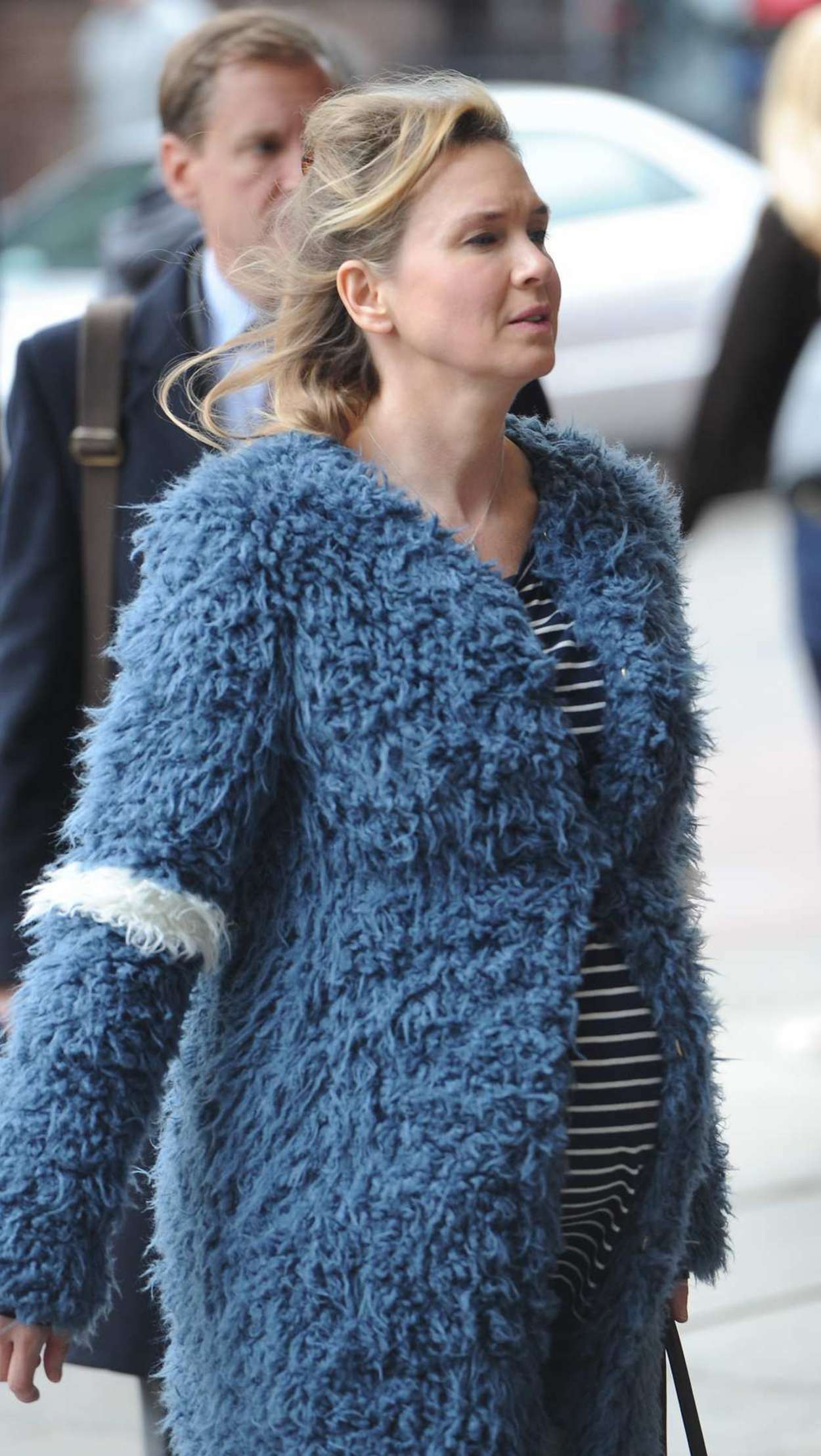 Renee Zellweger Filming New Bridget Jones Movie in London-1